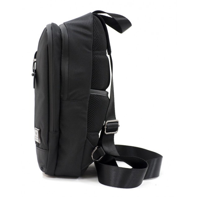ARCTIC HUNTER Τσάντα Crossbody XB00089-BKRMB, USB, αδιάβροχη, μαύρη